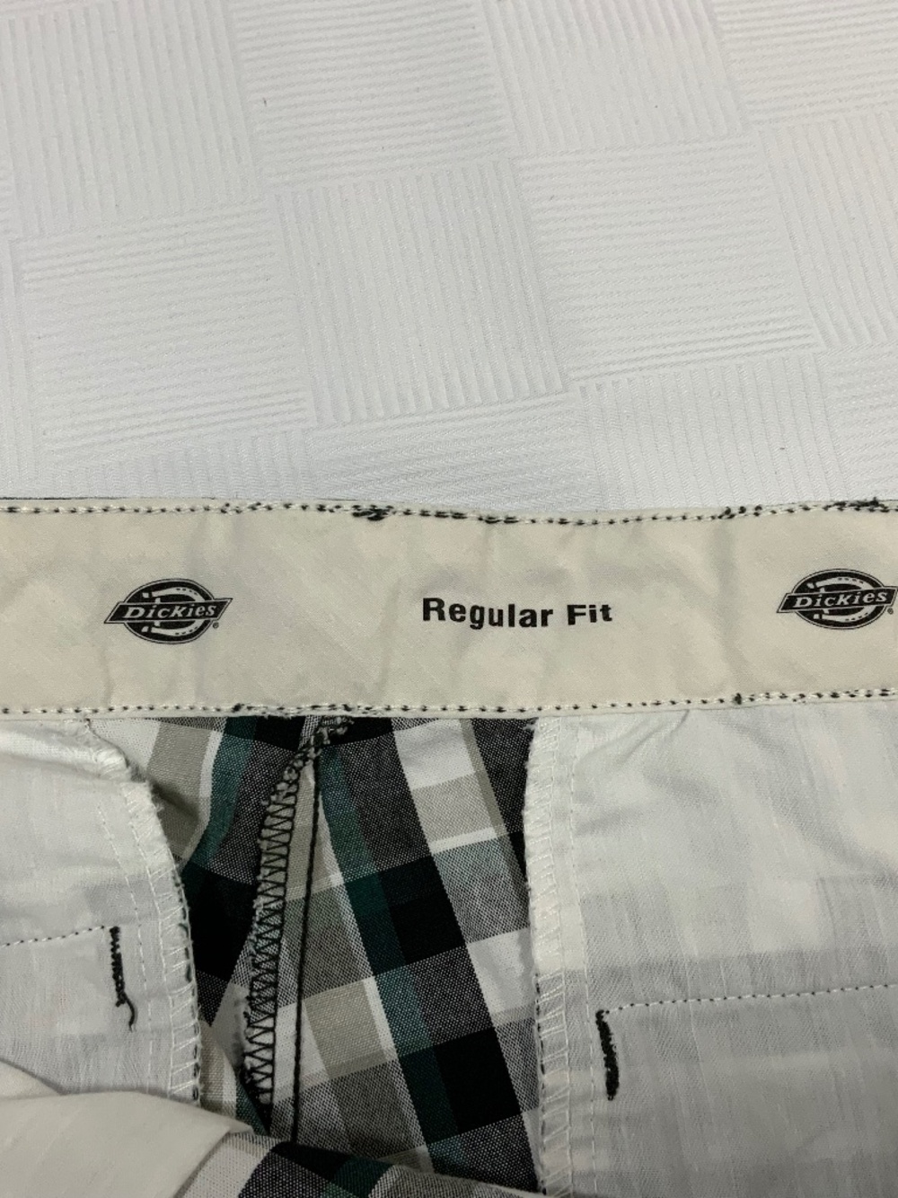 2 Each Dickie's Regular Fit Plaid Shorts - Picture 15 of 15